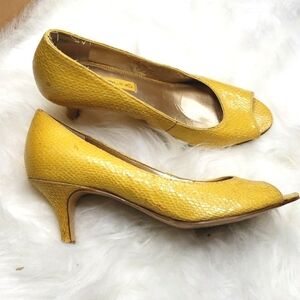 Bandolino MYLAH Faux Snakeskin Heels 6